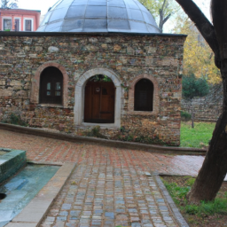 Bursa: Osmanlı İmparatorluğu'nun başkenti olan Bursa'nın tarihi ve doğal güzellikleri